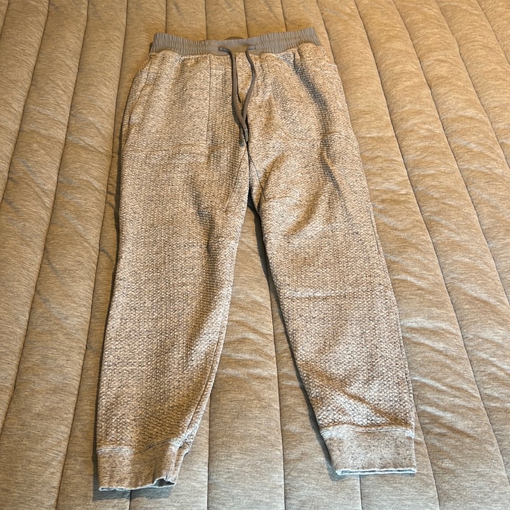 Lululemon At Ease Joggers Men’s medium